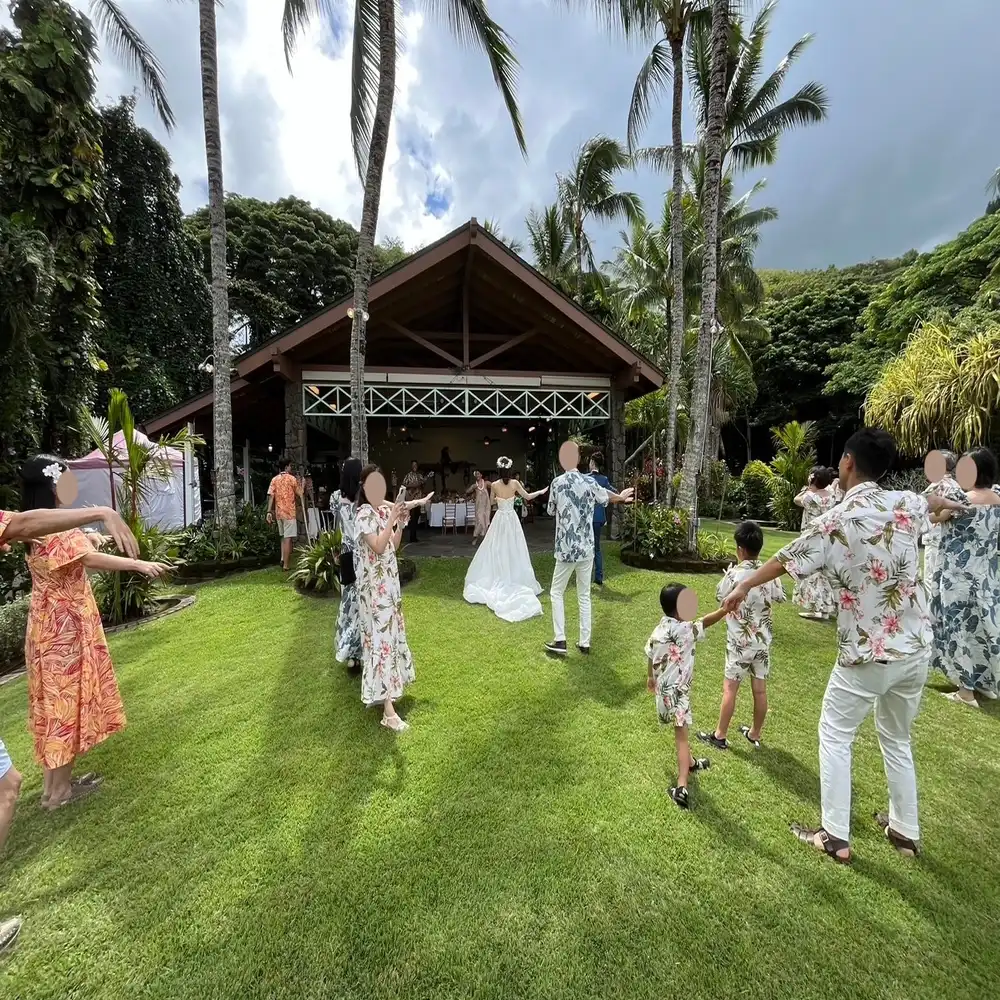 ハワイ・アロハケアクアチャペルで自然に囲まれながらのアフターパーティー美花嫁図鑑farny ファーニー お洒落で可愛い花嫁レポが満載！byプラコレ