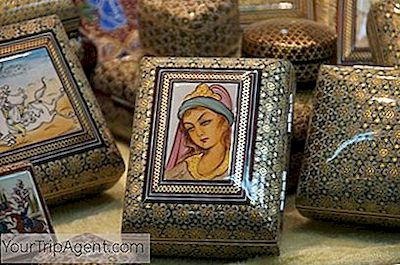 イランのお土産 2023sakura