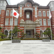 東京駅構内の郵便ポスト☆赤レンガ駅舎の屋根が乗っています！株式会社 ポーラベア