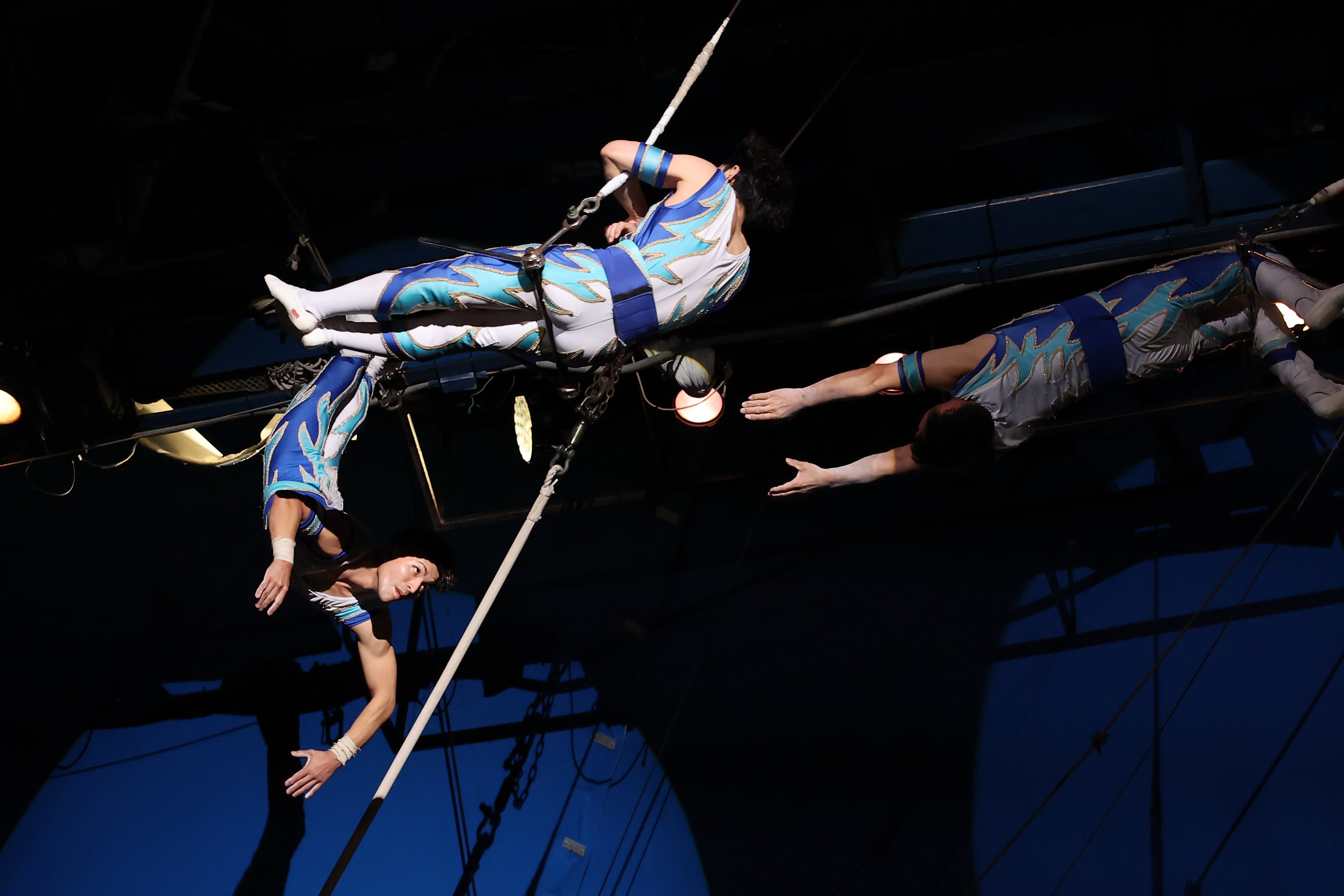 木下大サーカス広島公演を前に 空中ブランコ 軽やかな舞、支える結束＜動画あり＞中国新聞デジタル