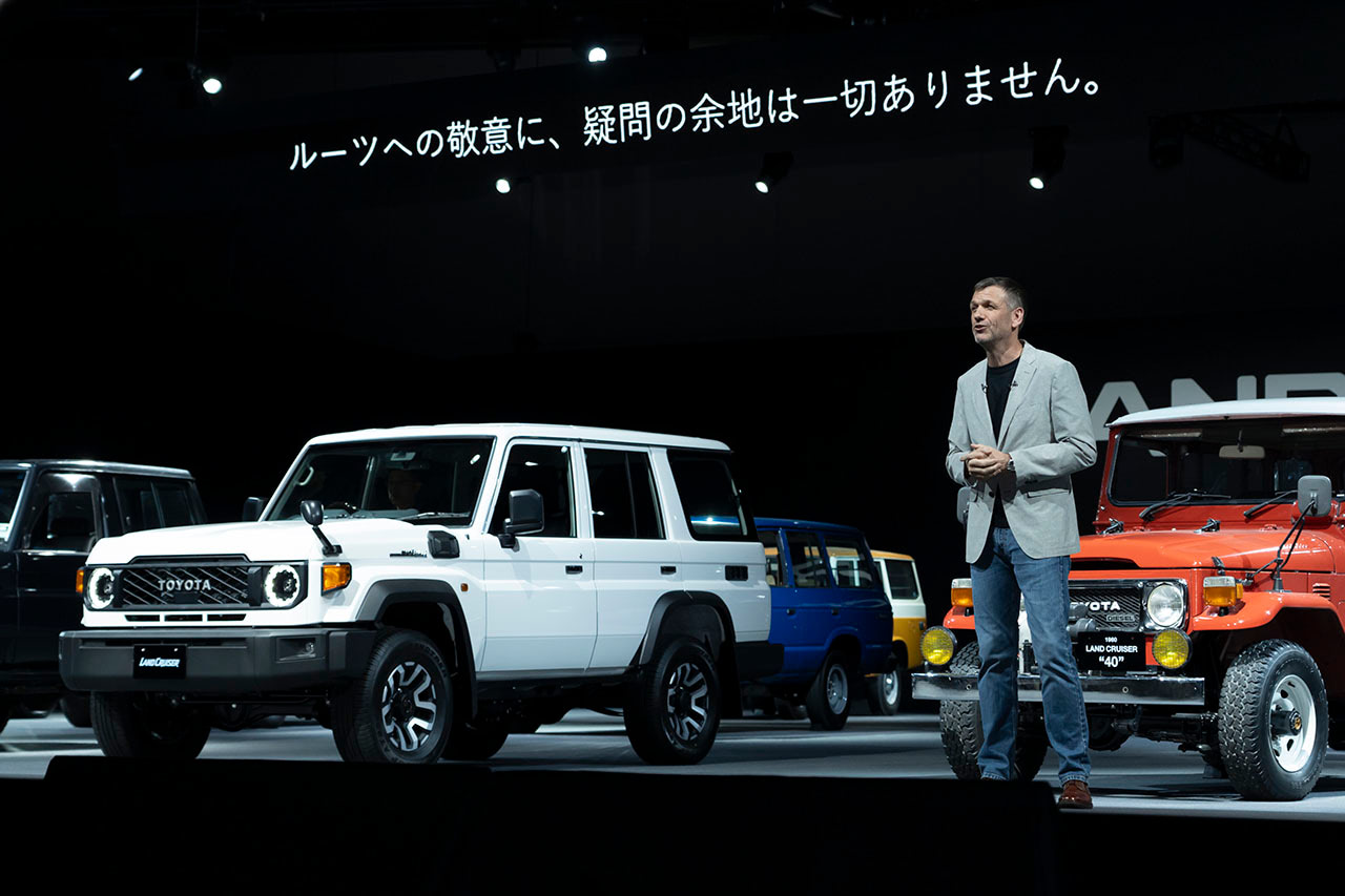 レトロでクラシックな旧車スタイルランクルプラド95丸目ベージュ×ブラックLINE-X塗装カスタム！LINE-X Auto Japan