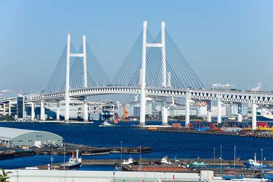 横浜ランドマークタワーから見えるスカイツリーとレインボーブリッジの写真素材FYI02980515ストックフォトの QleanMarket キュリンマーケット