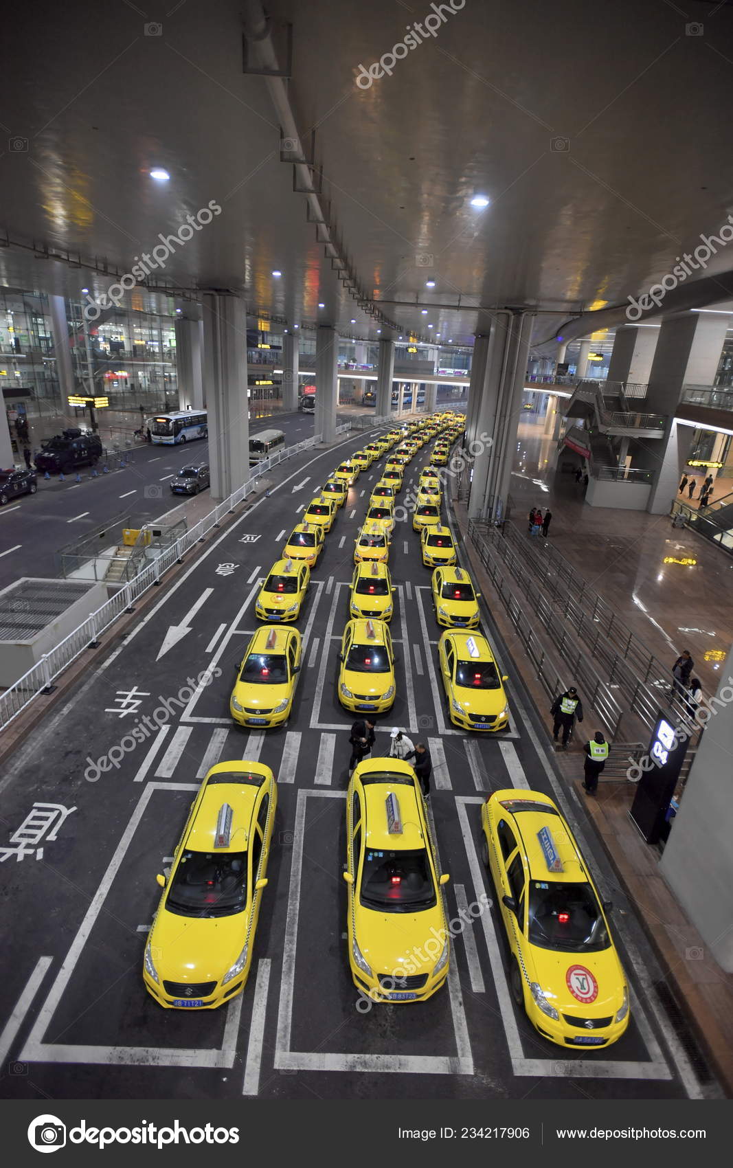 空港送迎 重慶 空港⇔ホテル＜貸切チャーター 中国語ドライバー 日本語オプション有＞ *車1台あたり料金重慶・張家界の観光・オプショナルツアー専門VELTRA ベルトラ