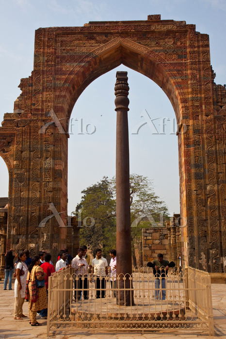 デリーのモスクと鉄柱無名の画家