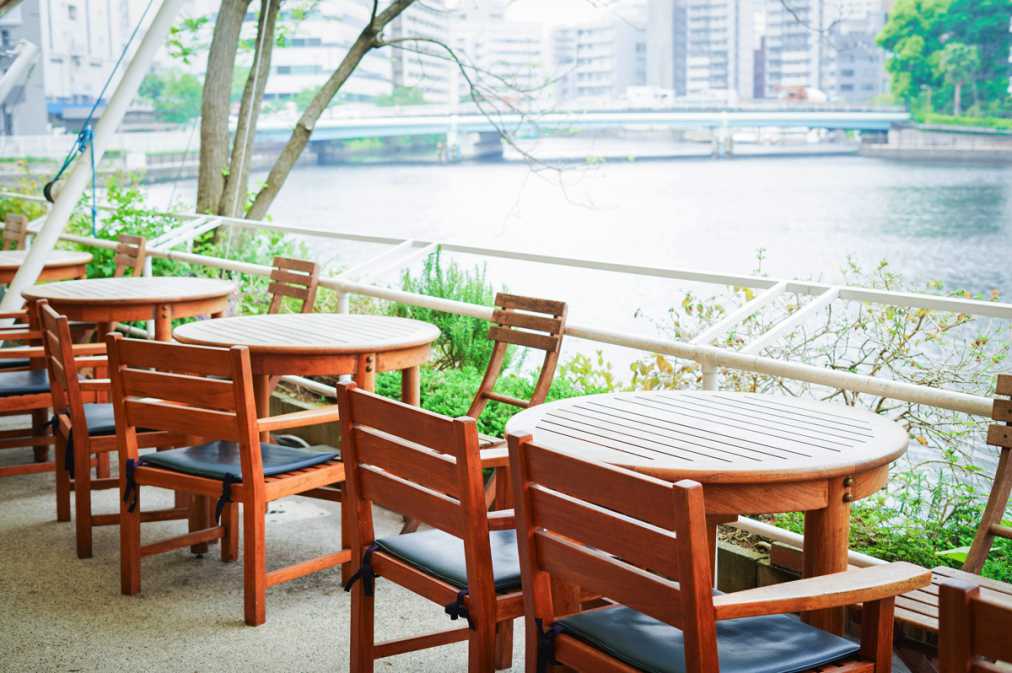 カフェ内で雲海を演出。「雲海タイム」を期間限定開催！天空のカフェ「SORA terrace cafe」で雲海の上を歩く！日本スキー場開発株式会社のプレスリリース