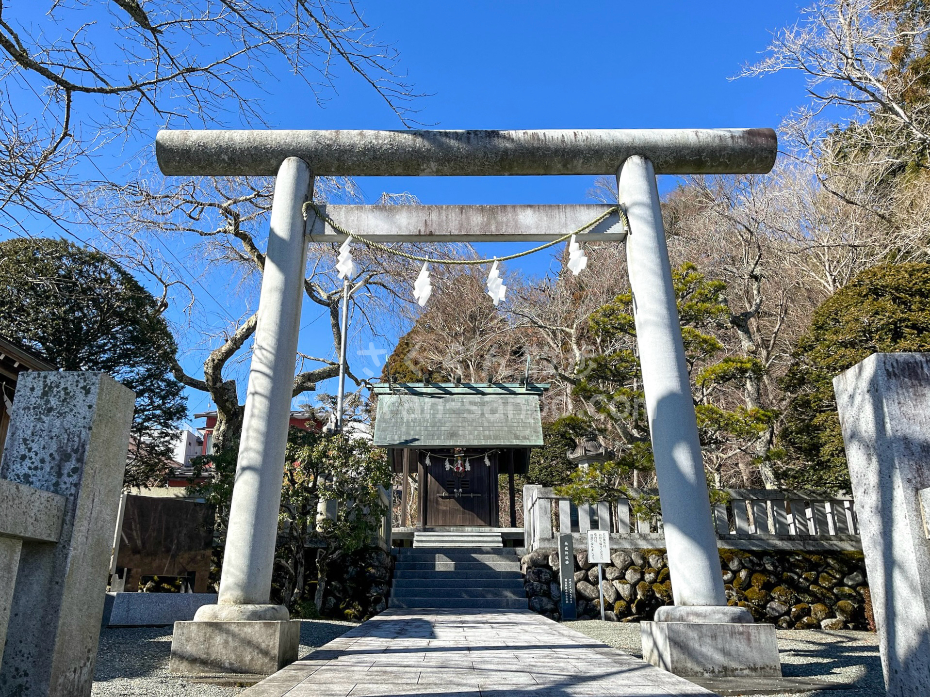 愛知県護国神社青い空がすき