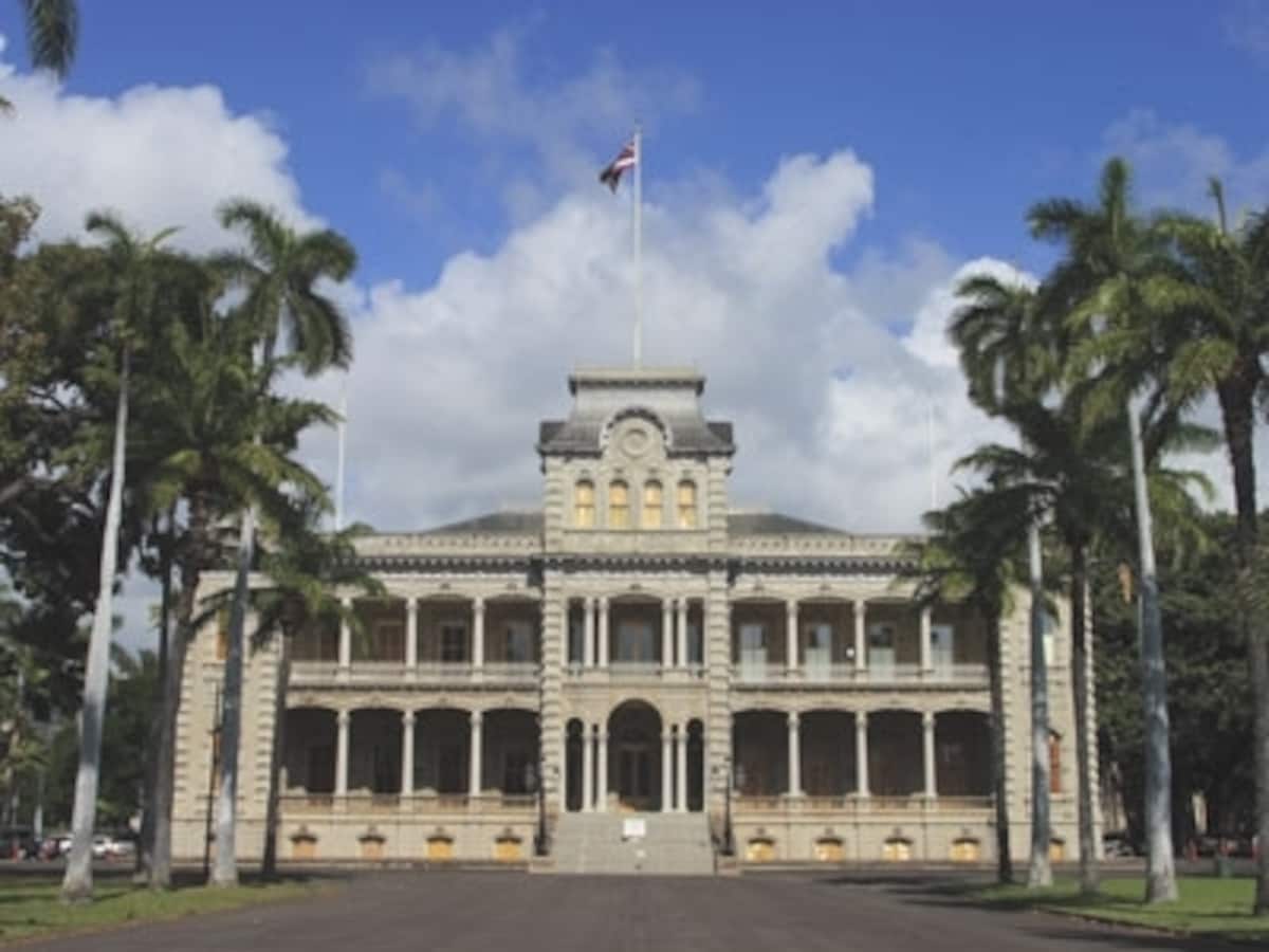 ハワイのイオラニ宮殿日本語ツアーは必須？予約・入場料金・行き方も