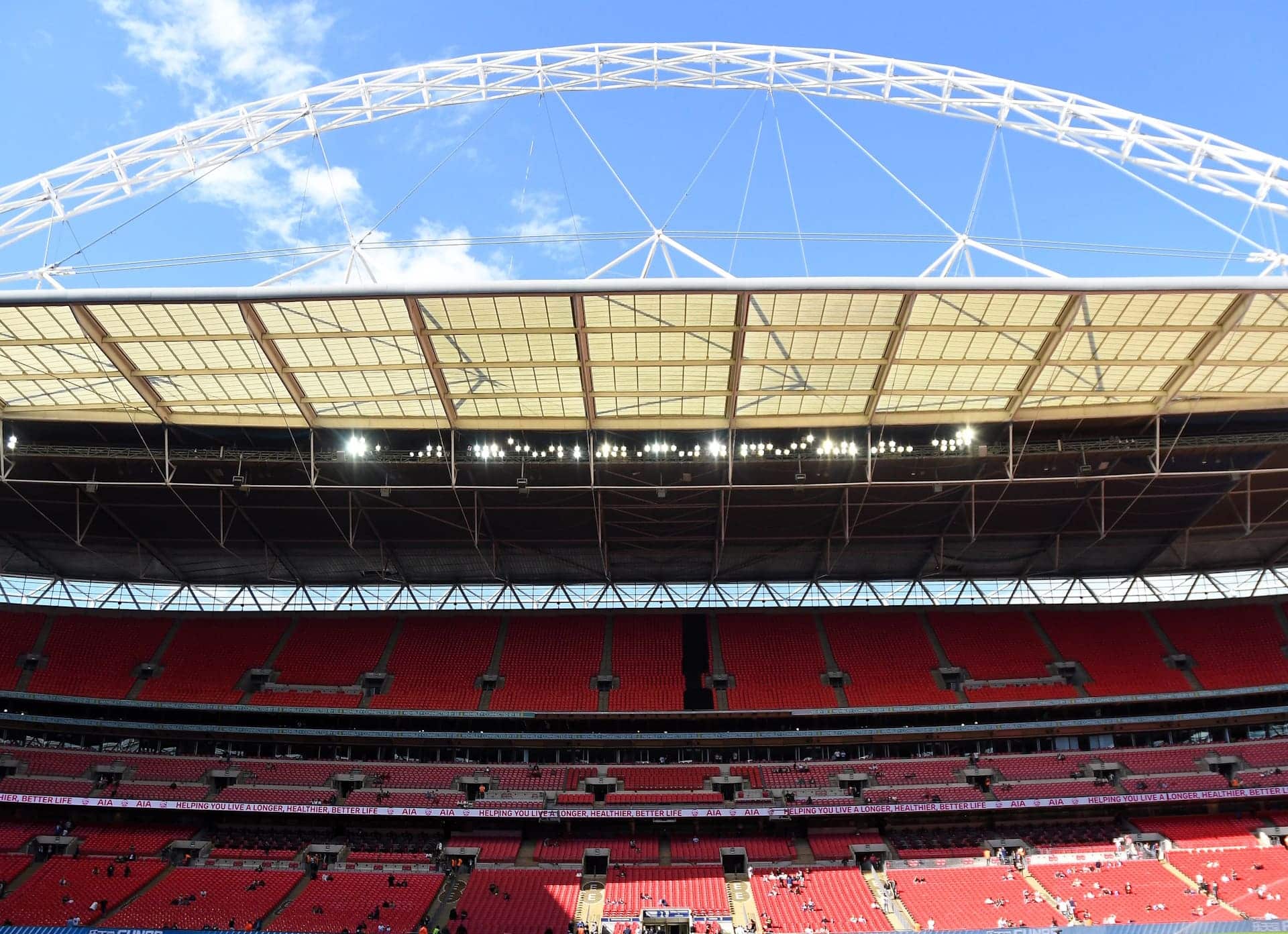Wembley Stadium Tour ウェンブリースタジアムツアーfootbezziesFIFAフットボールエージェントによる唯一無二のサッカー留学メディア
