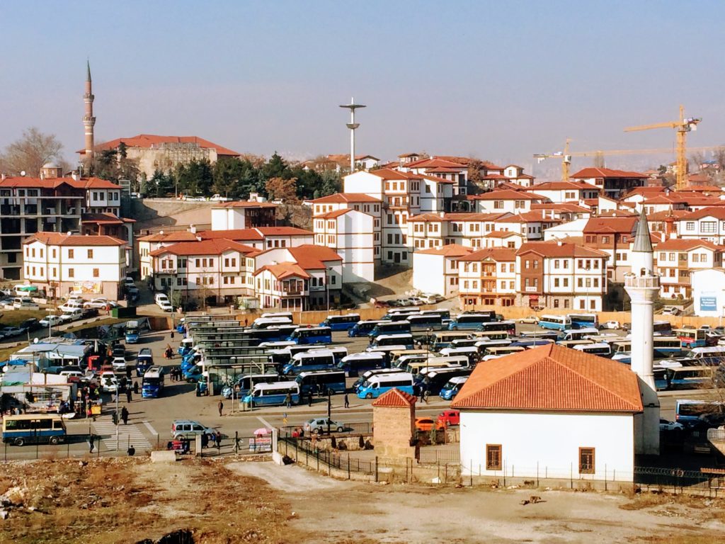 トルコ首都アンカラ、国境と隣接諸国との政治地図。ユーラシアの共和国。白い背景の英語表示で灰色の図。ベクトル。のイラスト素材・ベクター Image67973289