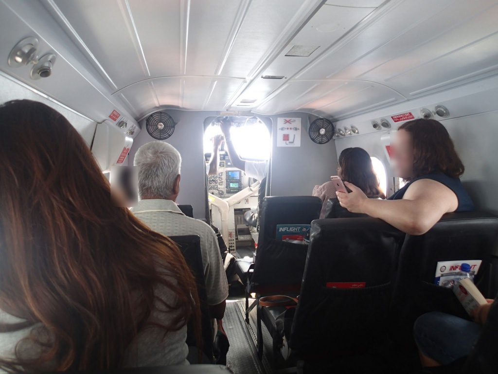 旅客機飛行機の座席の内装の写真素材・画像素材 Image 35394178