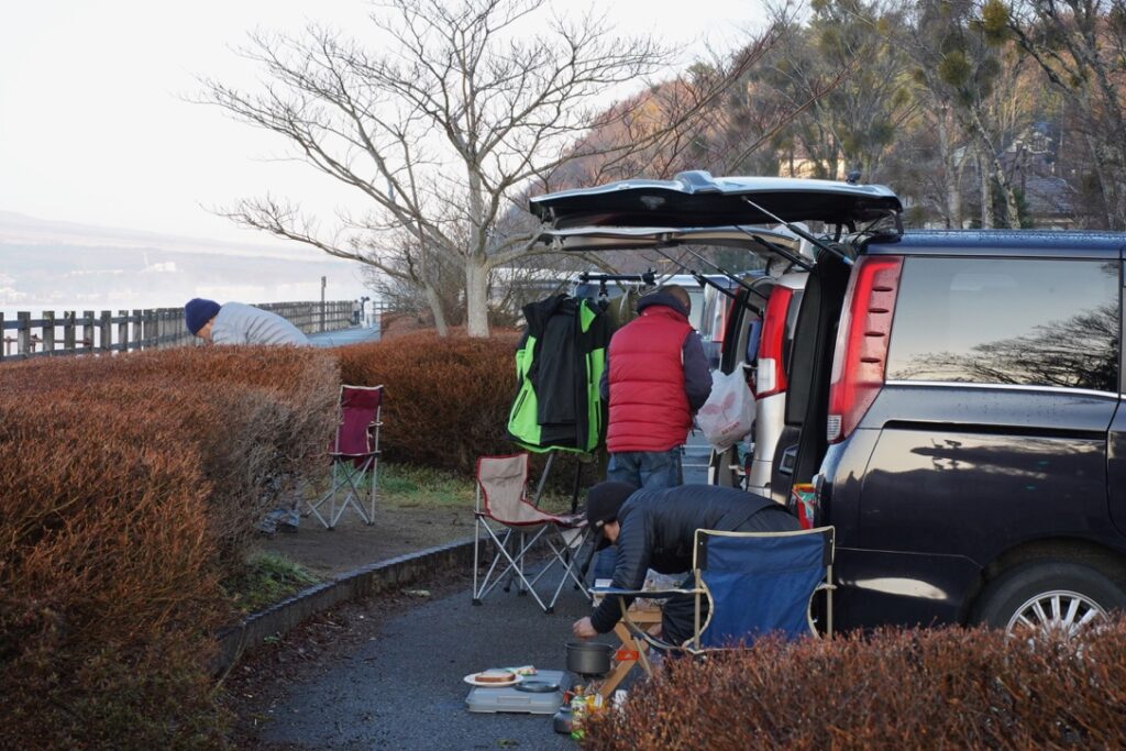 擬似FIREでやりたいこと山中湖の湖畔で車中泊をしながらコスパ良く暮らす山梨県山中湖村ハイエースのある暮らし