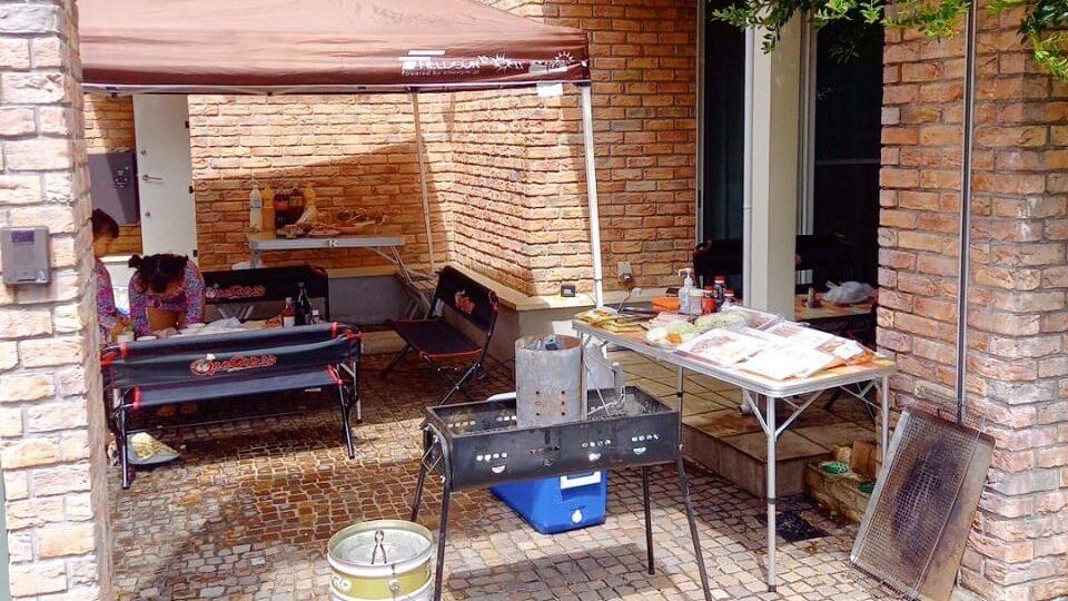 迷惑にならない庭バーベキュー！無煙のロータスグリルで安心なパーティ＜レビュー＞はじめてキャンプ