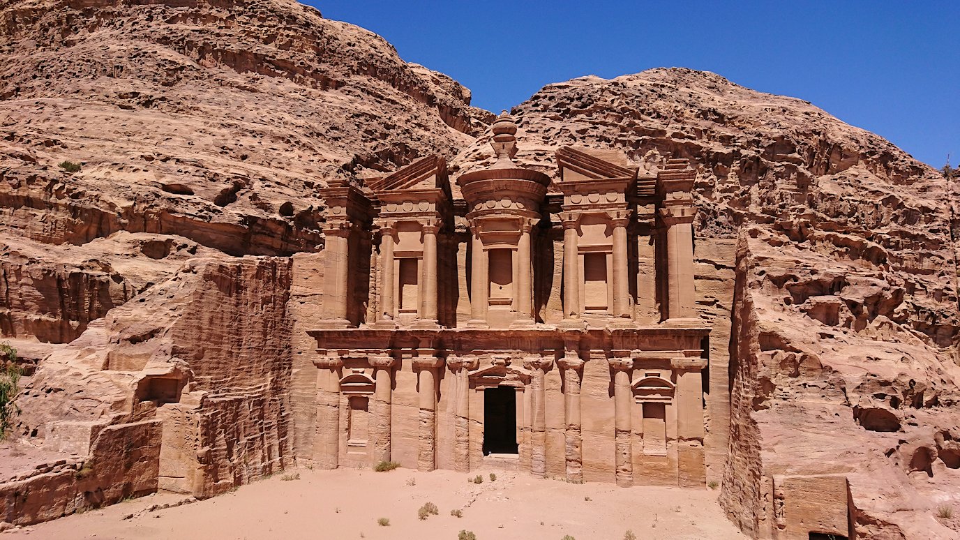 ヨルダン 充実のペトラ遺跡探訪と死海浮遊体験2泊4日西遊インディア SAIYU INDIA