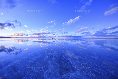 一生に一度は行きたいボリビア・ウユニ塩湖で鏡張りの絶景写真を撮ろう！海外旅行のスカイクルートラベル