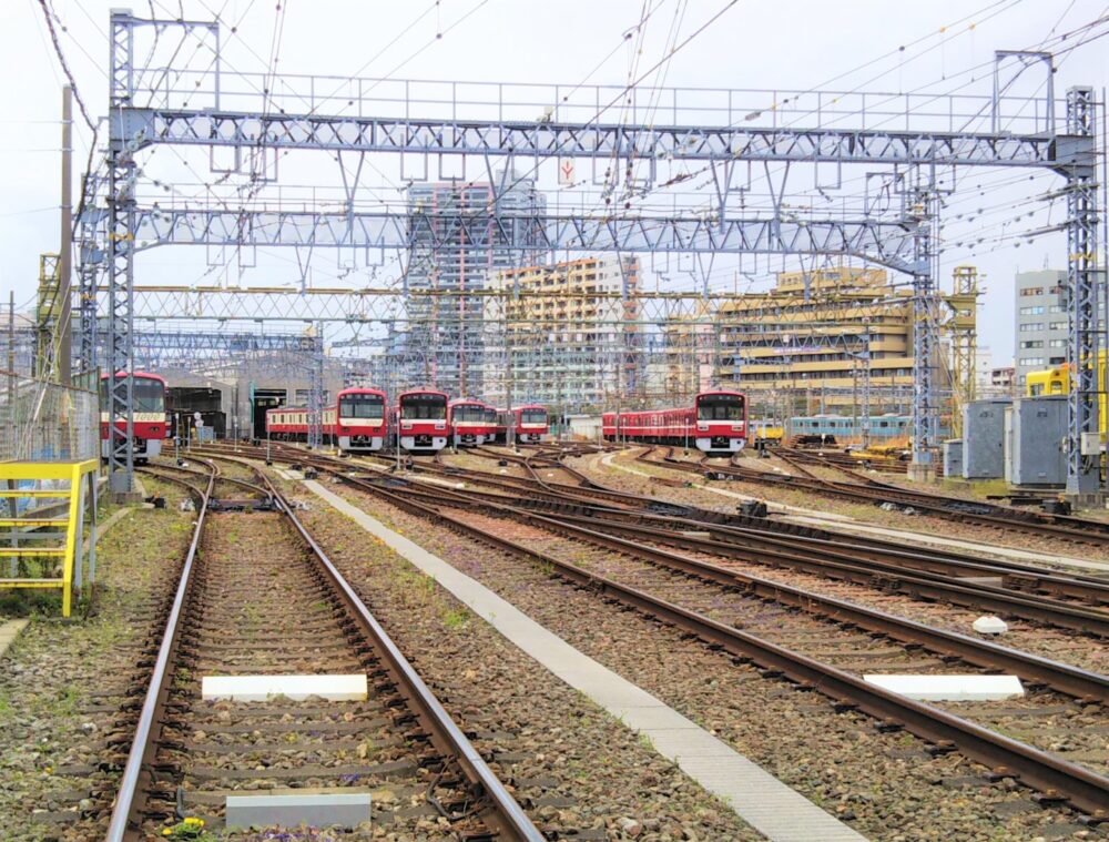 神奈川新町・オフィスビルのなかのトラベルカフェ♪怪猫ガイド猫好きが辿るB級地図 RIDE ON TIME