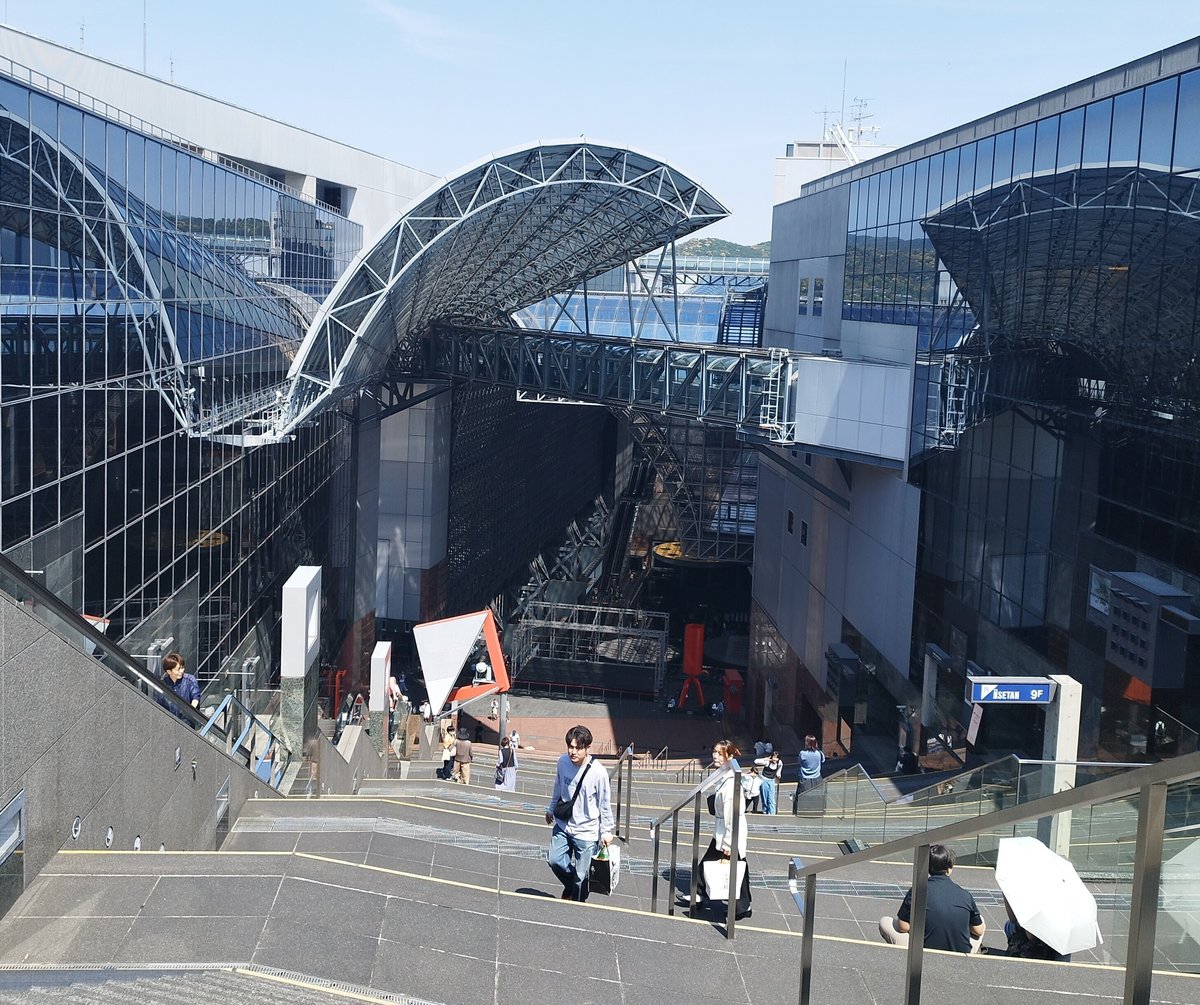 京都駅の空中経路への行き方 10時～22時で夜景も見える