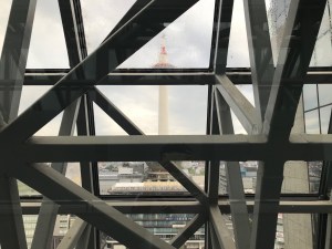 京都駅：伝統とモダンの間にある静かな場所オーヤン OuYang