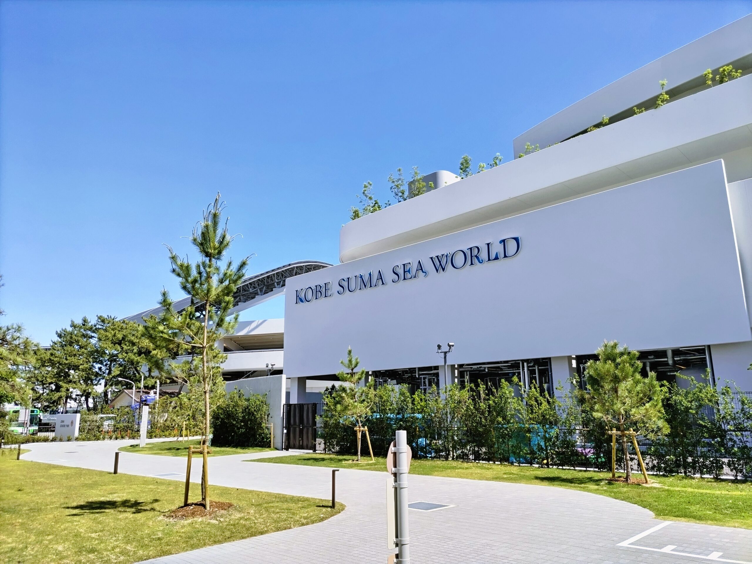 須磨海浜公園の『立体駐車場』が、ほぼできあがってる。5月にオープン予定神戸ジャーナル