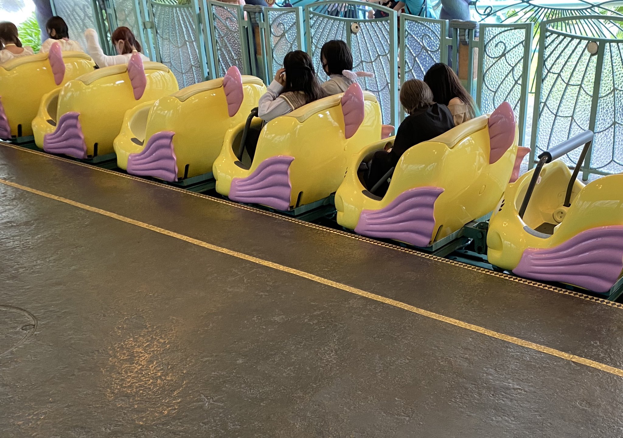 🎢おはようございます🎢 今日もhappiestな一日になりますように🌈ジェットコースターの日tokyodisneyresorttokyodisneyseaフランダーのフライングフィッシュコースターmycanon365my_eos_photokissカメラ一眼レフcanoneoskissx9望遠レンズ 今日は