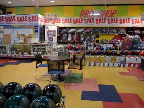 神戸六甲ボウル、ジェームス山グランドボウル、 AREA-Do三田ボウリングセンターを拠点に加盟５