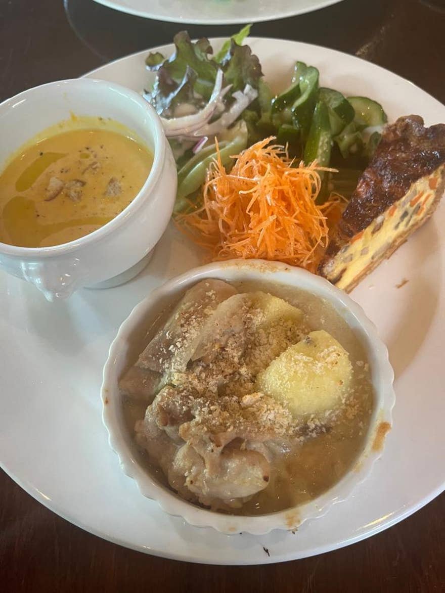 頑張ってリール作りました🤗見てください❣️,cafeくくる,くくる,京田辺市,京田辺市大好き,ゆっくりのんびり,ゆっくりできるカフェ,新田辺駅ランチ,タコライス,オムライス,ロコモコ,たまねぎ塩麹,昼飲み,缶ビール,手作りケーキ