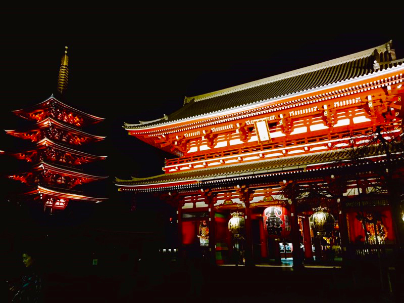 浅草寺のライトアップ情報 東京都台東区使い道のない風景