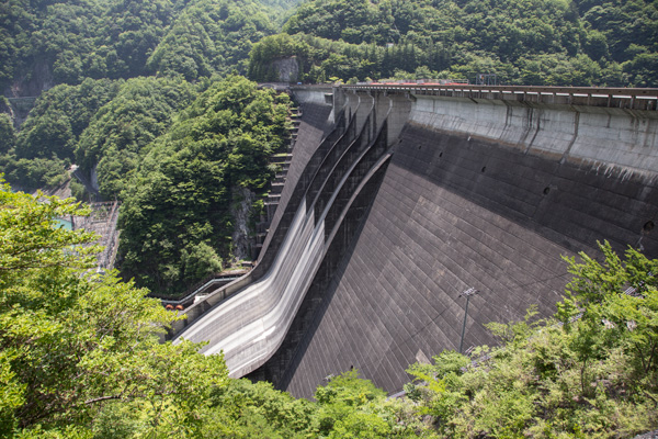 2ページ目秘境感ハンパなし！ 南アルプス「穴場の大絶景」スポット「畑薙」2時間半トレッキング！ 巨大ダム＆高さ30ｍ・全長180ｍ吊橋のスリル「現地レポ」アクティビティレポートBRAVOMOUNTAIN