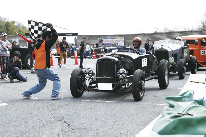 アメ車といえばV8！ アメリカンカスタムの源流は「HOTOROD ホットロッド 」にあり！『アメリカン・グラフィティ』のあのクルマ「DEUCE デュース 」に注目！Motor-Fan モーターファン自動車関連記事を中心に配信するメディアプラットフォーム