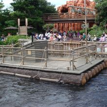 東京ディズニーランド トムソーヤ島のいかだTrip.com 浦安