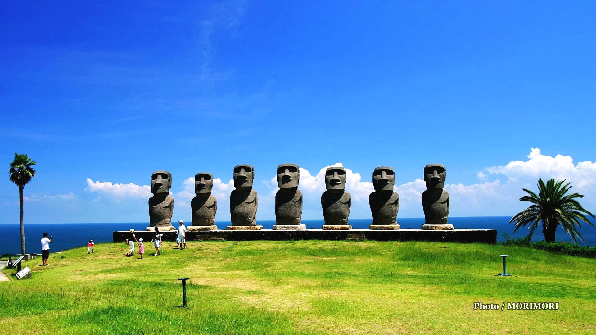 イースター島の本物まで！？日本各地にある個性豊かな「モアイ像」たち - TRiP EDiTOR