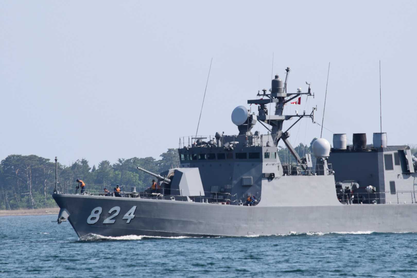 海上自衛隊ミサイル艇「はやぶさ」両津港入港⚓️ 7 21午後〜7 22午前にて体験航海を行います。 自衛隊グッズ販売アリ！あいぽーとへ行ってみよう！佐渡両津港あいぽーと佐渡海上自衛隊ミサイル艇はやぶさミサイル艇はやぶさ新潟地本佐渡駐在員事務所