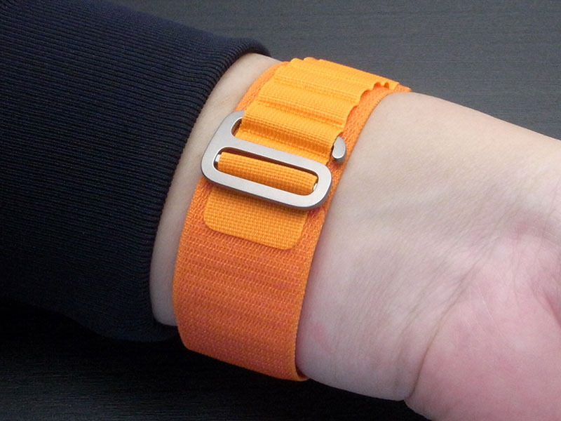 Apple純正 アルパインループ S スターライト 粗未使用 楽天市場ポイント5倍レビュー特典中新色スターライト入荷 アップルウォッチステンレス製バンド ベルト apple watch Series10 9 8 7 6 5 43 2 1 SE ultra 装着簡単 46ｍｍ 49mｍ45mm 42mm 44mm 41mm