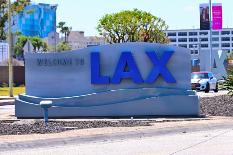 ロサンゼルス空港から市内へのアクセス完全ガイド！移動方法と料金を徹底比較