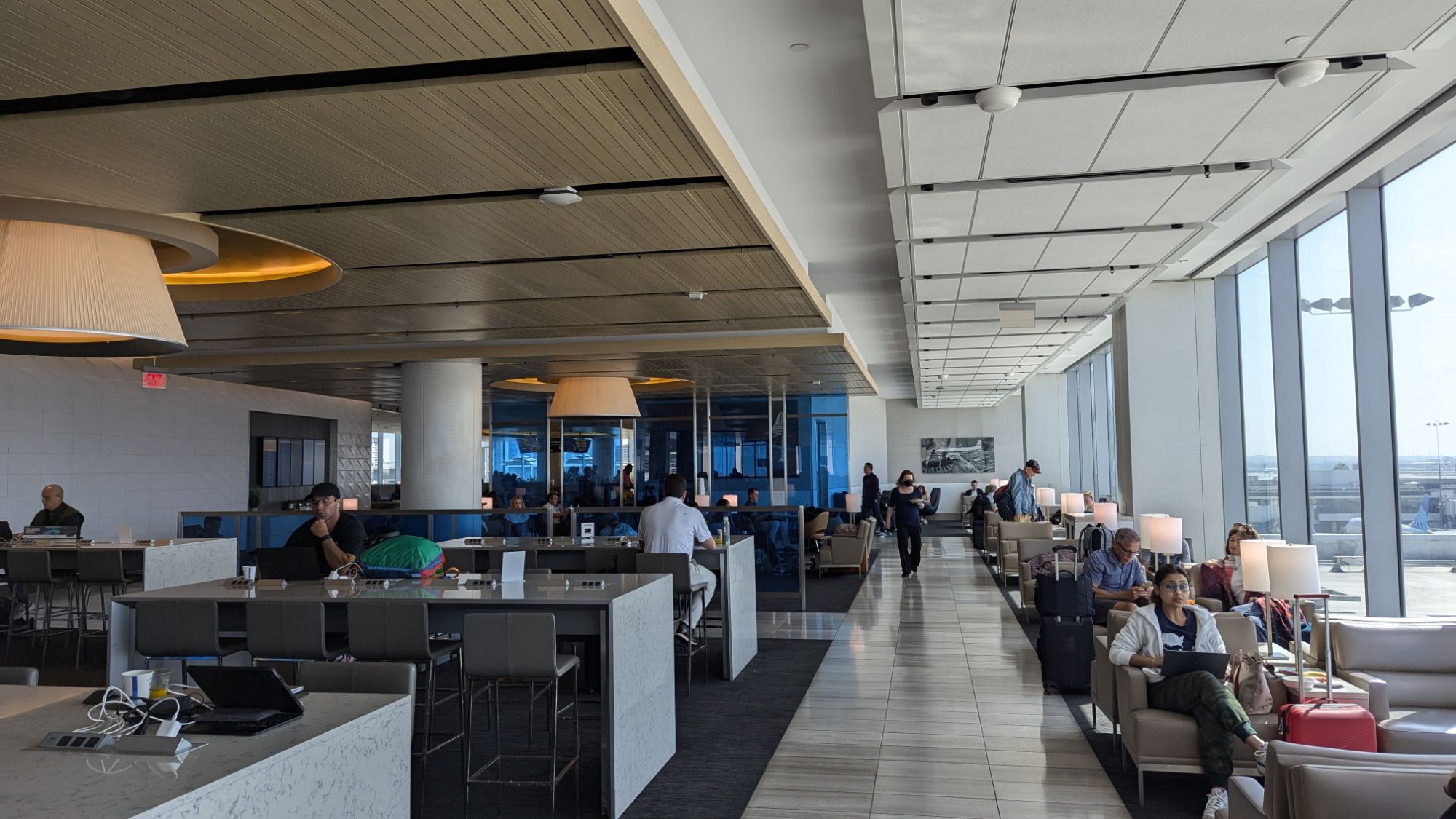 2025年版 ロサンゼルス国際空港 LAX 完全ガイドラウンジ やアクセス方法について解説！海外渡航に役立つメディア『グローバルコンパス』SMBC信託銀行プレスティア