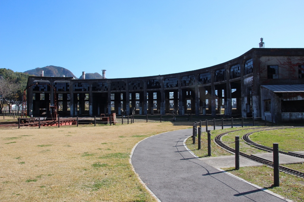 震災描いた新海誠監督アニメ「すずめの戸締まり」 モデルの三鉄・織笠駅に聖地巡礼ファン : 読売新聞