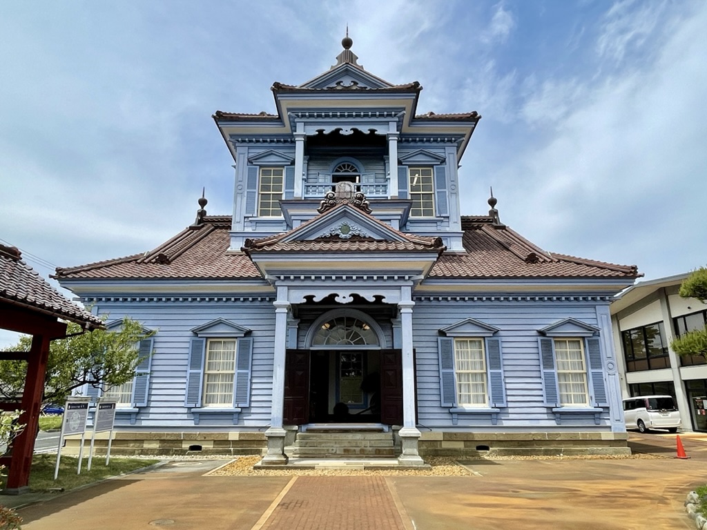 山形県鶴岡市 の魅力を発信する、市公式インスタグラムです。 この投稿が気に入ったら、ぜひ当アカウントを フォロー してください！闇夜に浮かび上がる五重塔 羽黒山五重塔ライトアップは、残り9 20 土 ～23 火 ！ ＼ 7月から開催されてきた、羽黒山五重塔