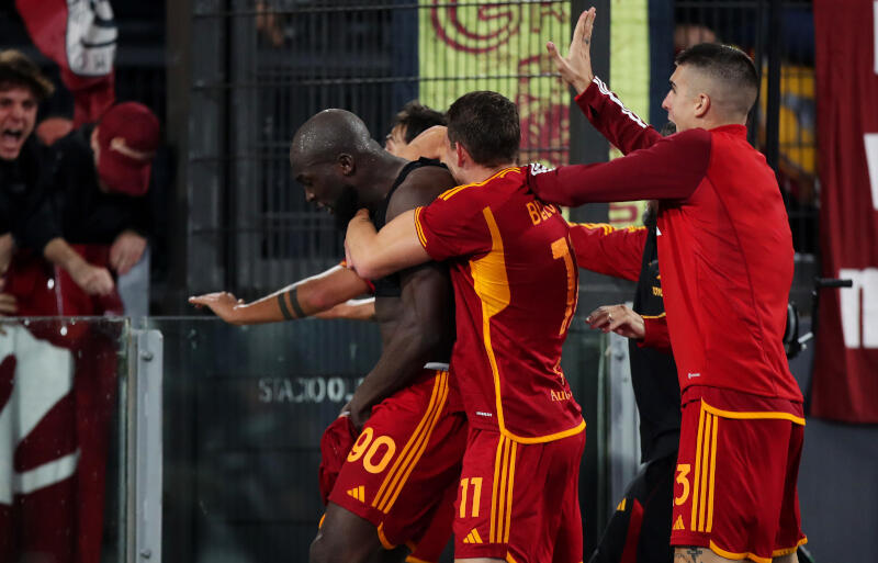 3,203点のサルダル・アズムンの写真と高解像度写真 - Getty Images