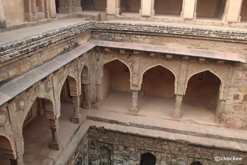 アダラジ階段井戸の美しさに圧倒されるHiroshi Kawajiri