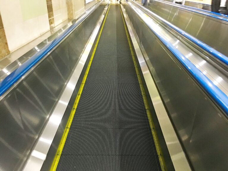 動く歩道 - Wikipedia