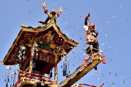 京都、日本文化旅行 - 京都の旧市街の東山地区を歩く伝統的な日本の着物を着たアジアの旅行者。の写真素材・画像素材 Image 124191062