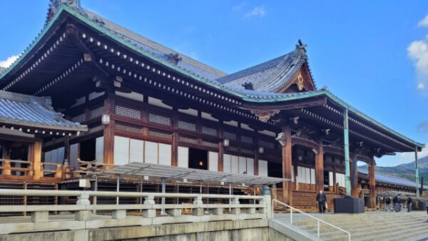 天理駅前のイルミネーション