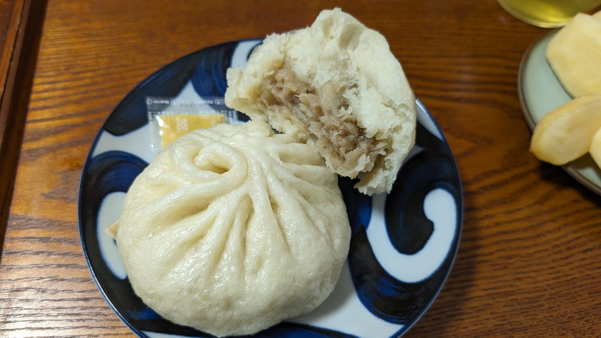 チルドの豚まん、一つください！！ 「551蓬莱 大阪空港到着ロビー店 」 大阪遠征 オマケ編: Welcome to Koro's Garden