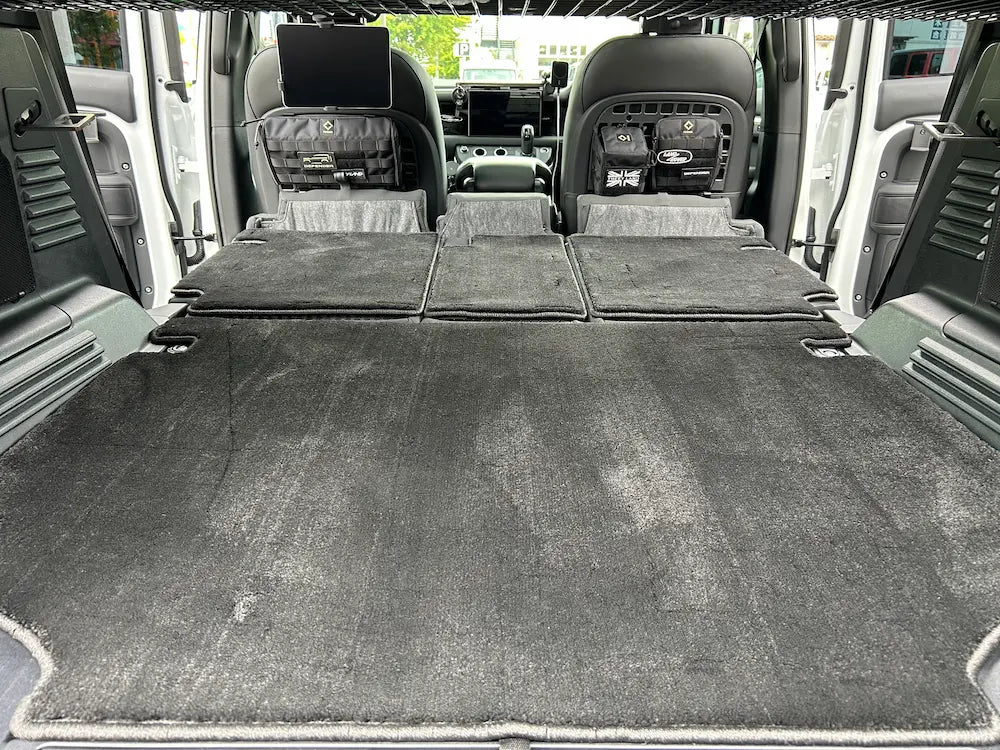 Amazon.co.jp: 車中泊マット に適用ランドローバー ディフェンダーL663多機能エアーマット 車中泊用ベッド 折りたたみ式車中泊グッズエアーベッド 後部座席マット 独立サポートエアクッション 速いインフレーション 快適空間 防水性と耐久性 車中泊 マットレス 仮眠