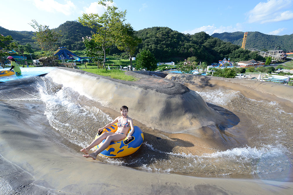 姫路セントラルパークに光が溢れる新感覚のナイトプールが誕生TSP太陽株式会社のプレスリリース