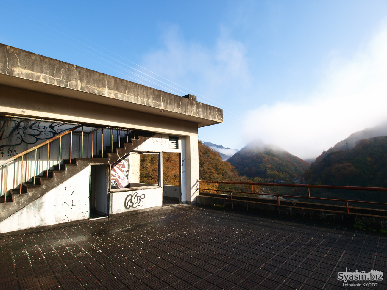 eKワゴンのドライブ・廃墟・廃墟巡礼・廃ラブホ・ホテル京都、スイスに関するカスタム事例車のカスタム情報はCARTUNE