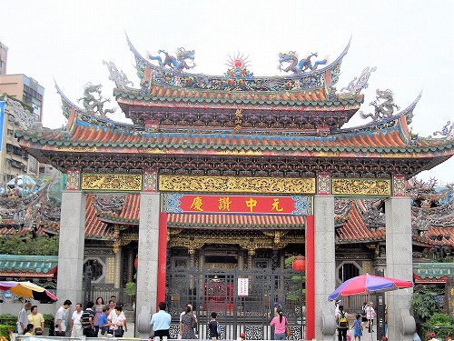 台湾おすすめの推し活パワースポット「龍山寺」 月下老人に良い席や神席を願うならここ！ – 日本娛樂觀星台