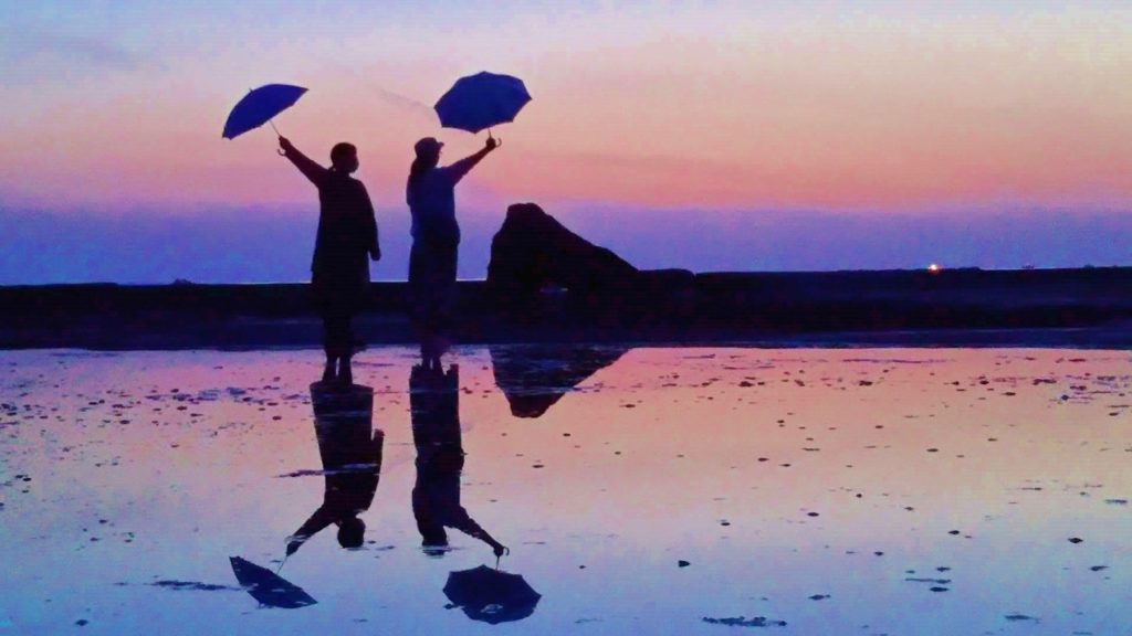 Takahiro天神崎 リフレクションを綺麗に撮るコツは できるだけ低い位置から撮ること！ Fotopro@fotoprojapanの三脚 X-AIRFLYは センターポールを簡単に取り外せるので 超ローアングルの撮影が可能です！ Location : 和歌山WakayamaInstagram