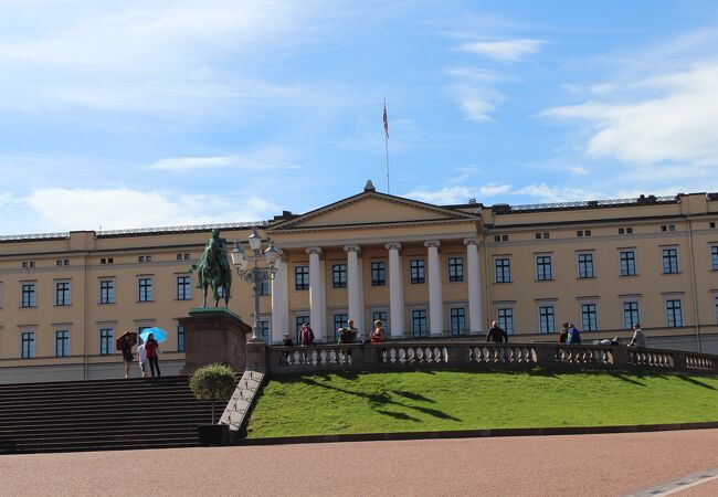 ノルウェー王宮、オスロ : r monarchism