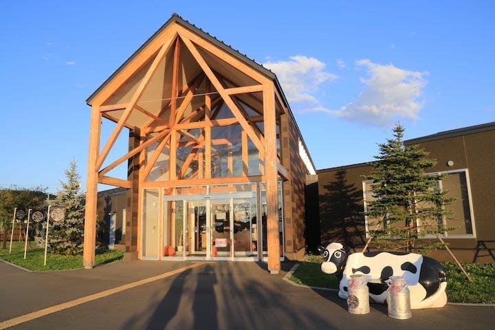 昆布刈石展望台南に日高山脈・東に厚岸の海外線までを臨む雄大な海辺の景色