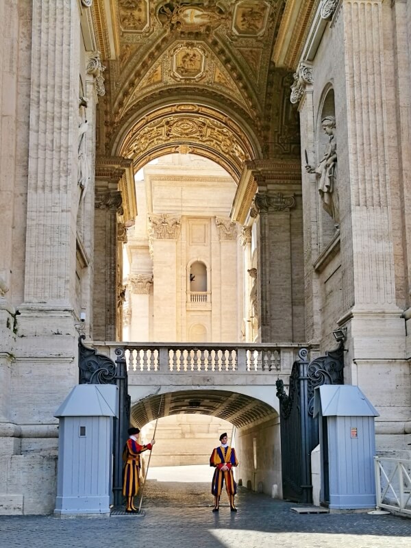 バチカン個人旅行ガイド 2025年 ：おすすめの周辺アクティビティ、人気観光スポット、旅程の計画、宿泊施設、グルメ、交通機関、天気など、旅行に必要な情報が満載 2025年10月更新Trip.com